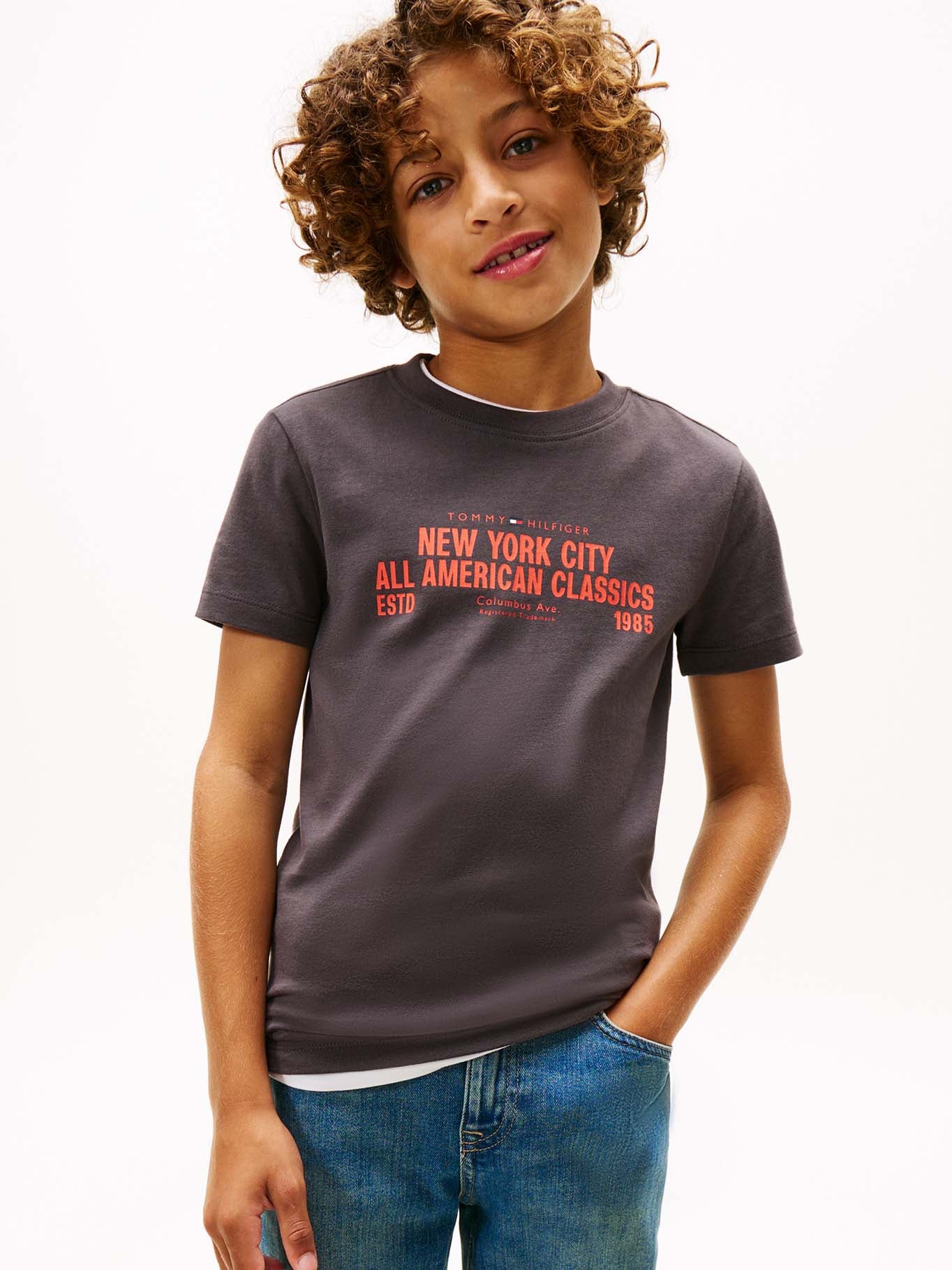 POLERA CON LOGO GRAFICO NYC - 1