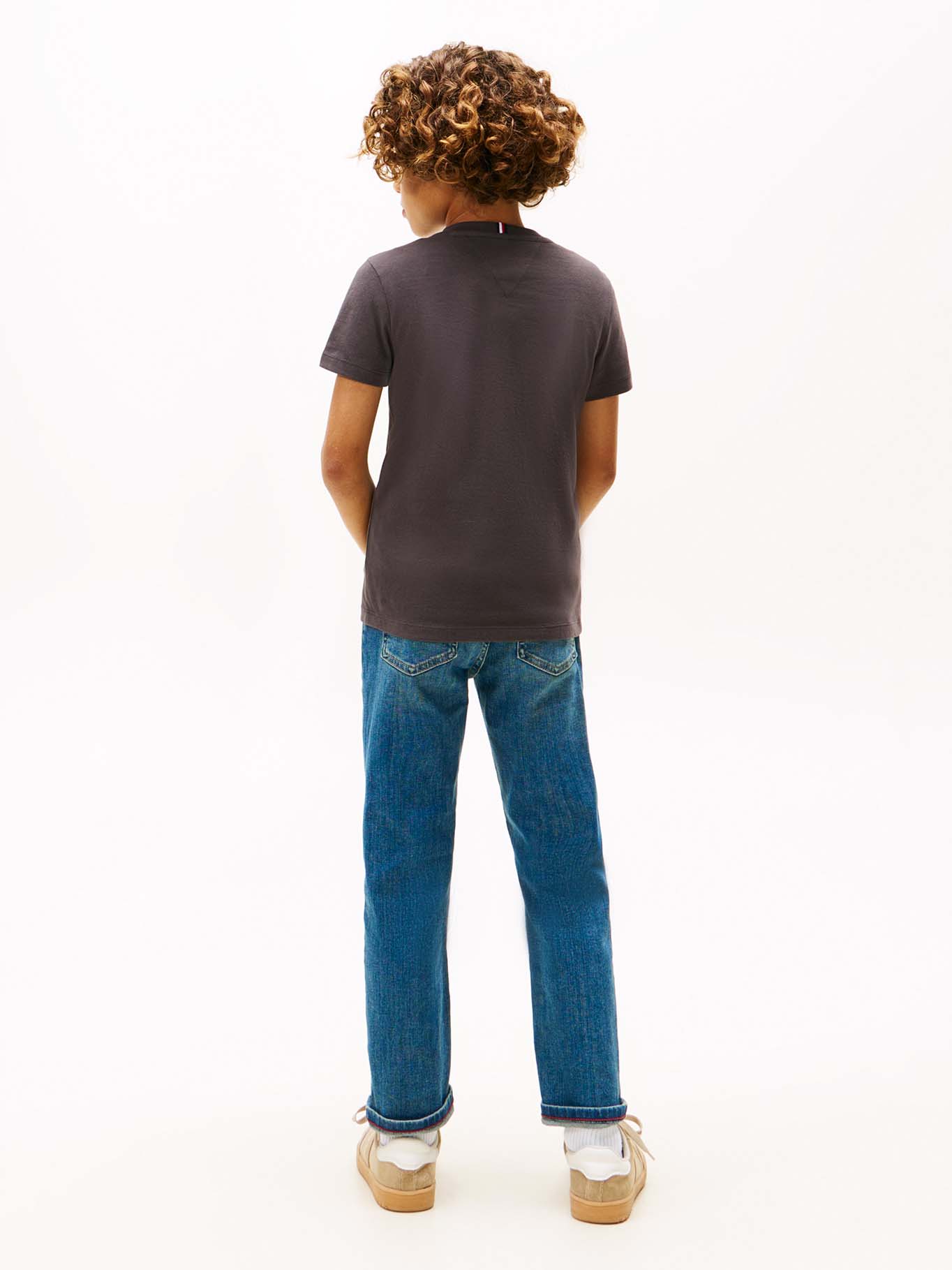 POLERA CON LOGO GRAFICO NYC - 3