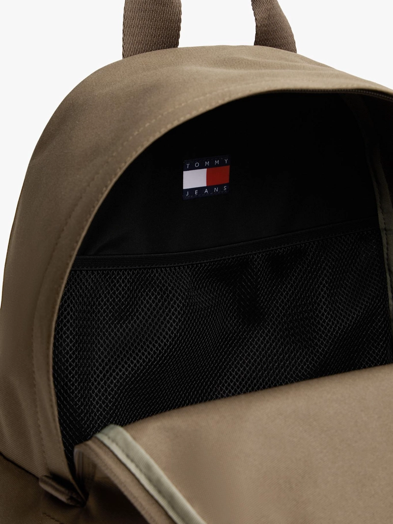 MOCHILA ESSENTIAL CON LOGO - 4