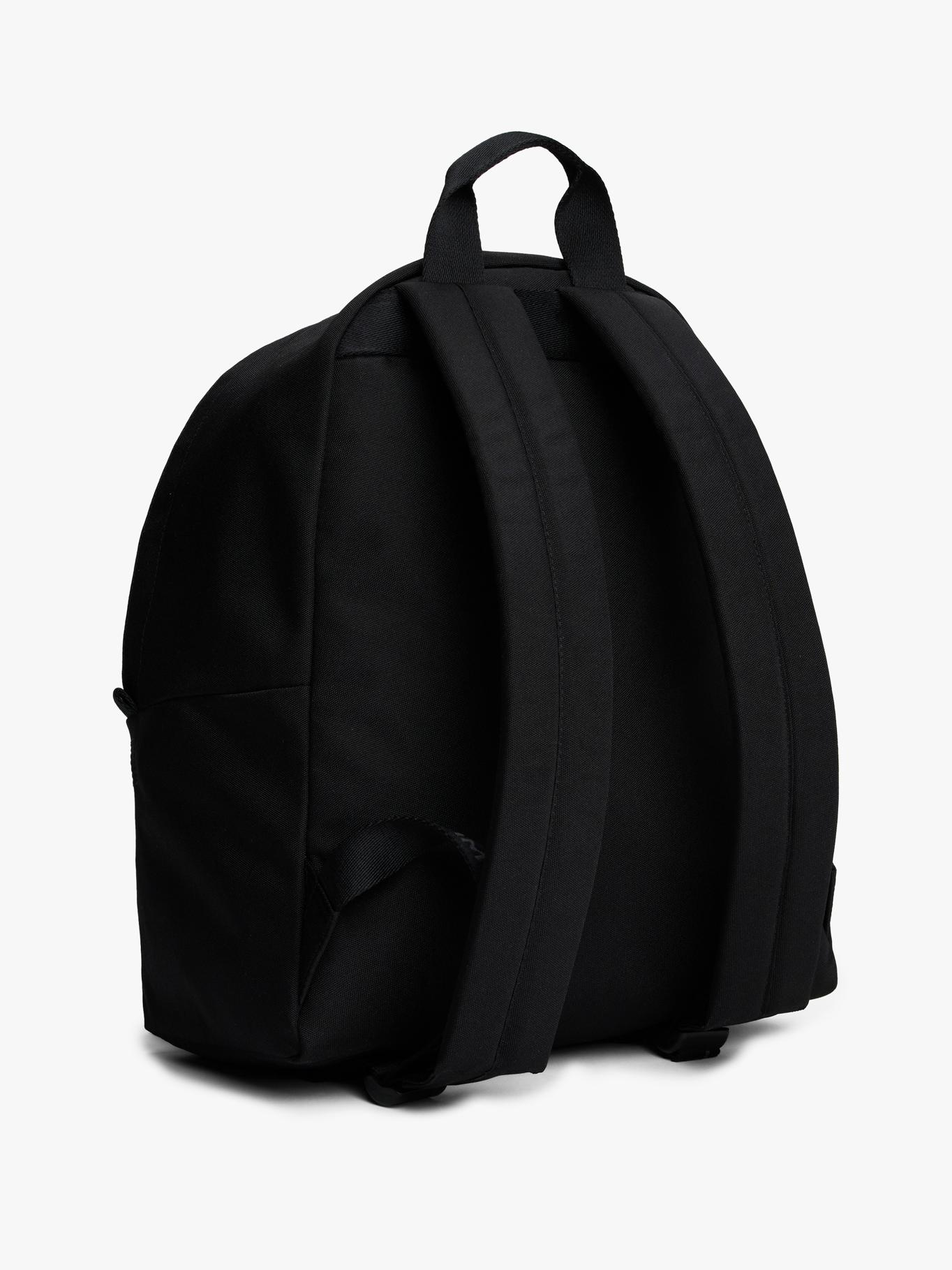 MOCHILA ESSENTIAL CON LOGO - 3
