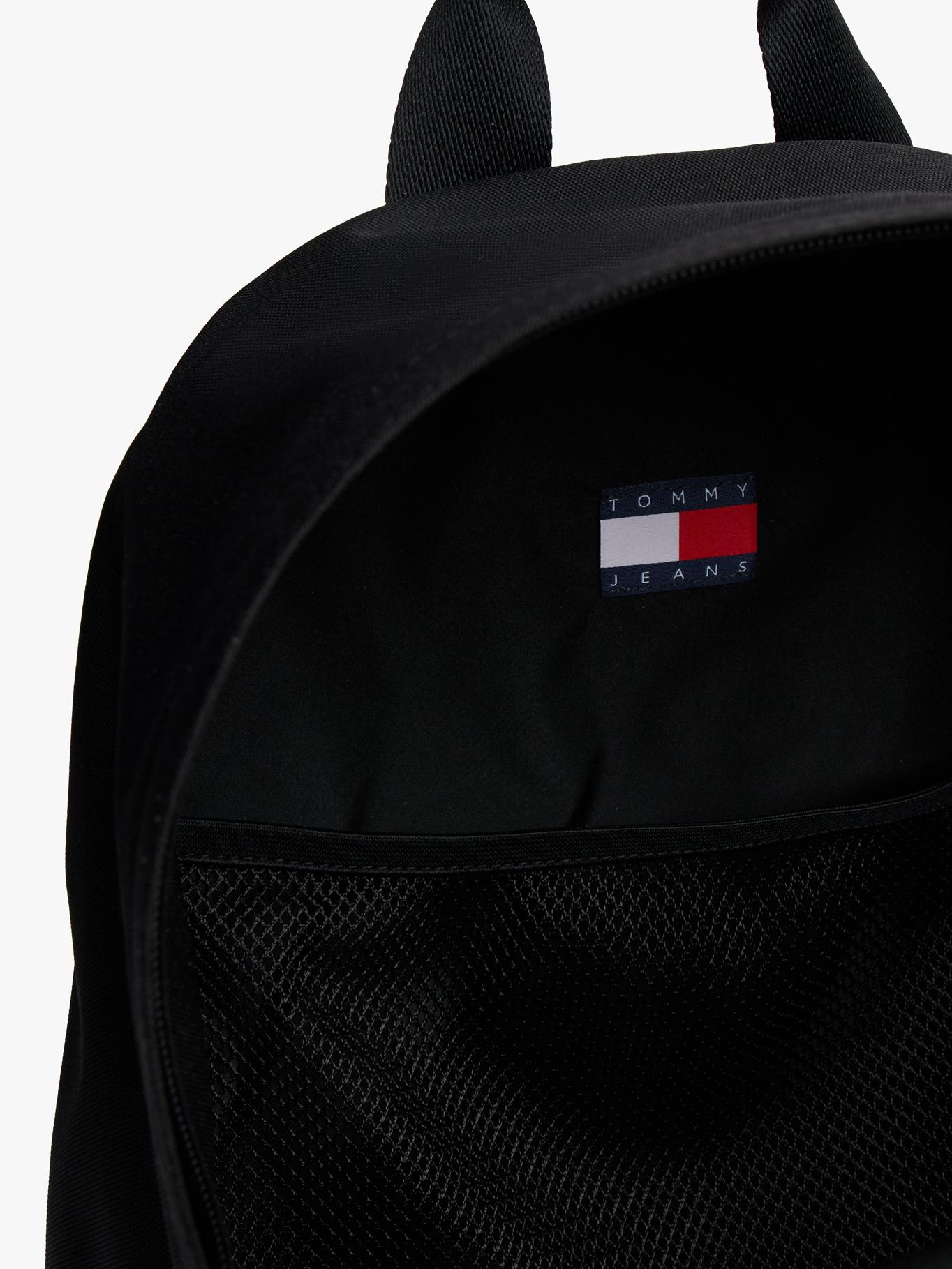 MOCHILA ESSENTIAL CON LOGO - 4