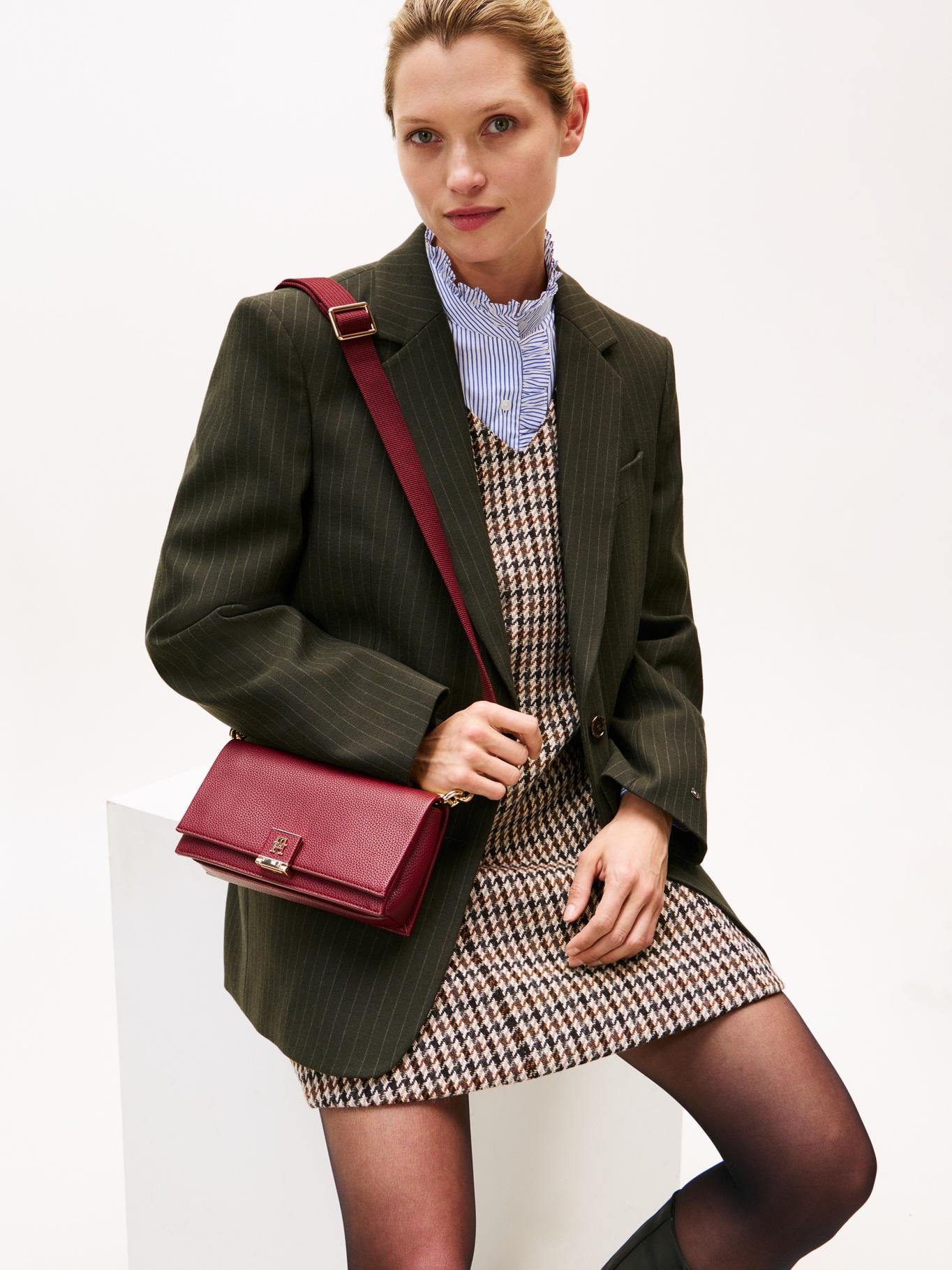 CARTERA TEXTURIZADA MONOGRAM - 2