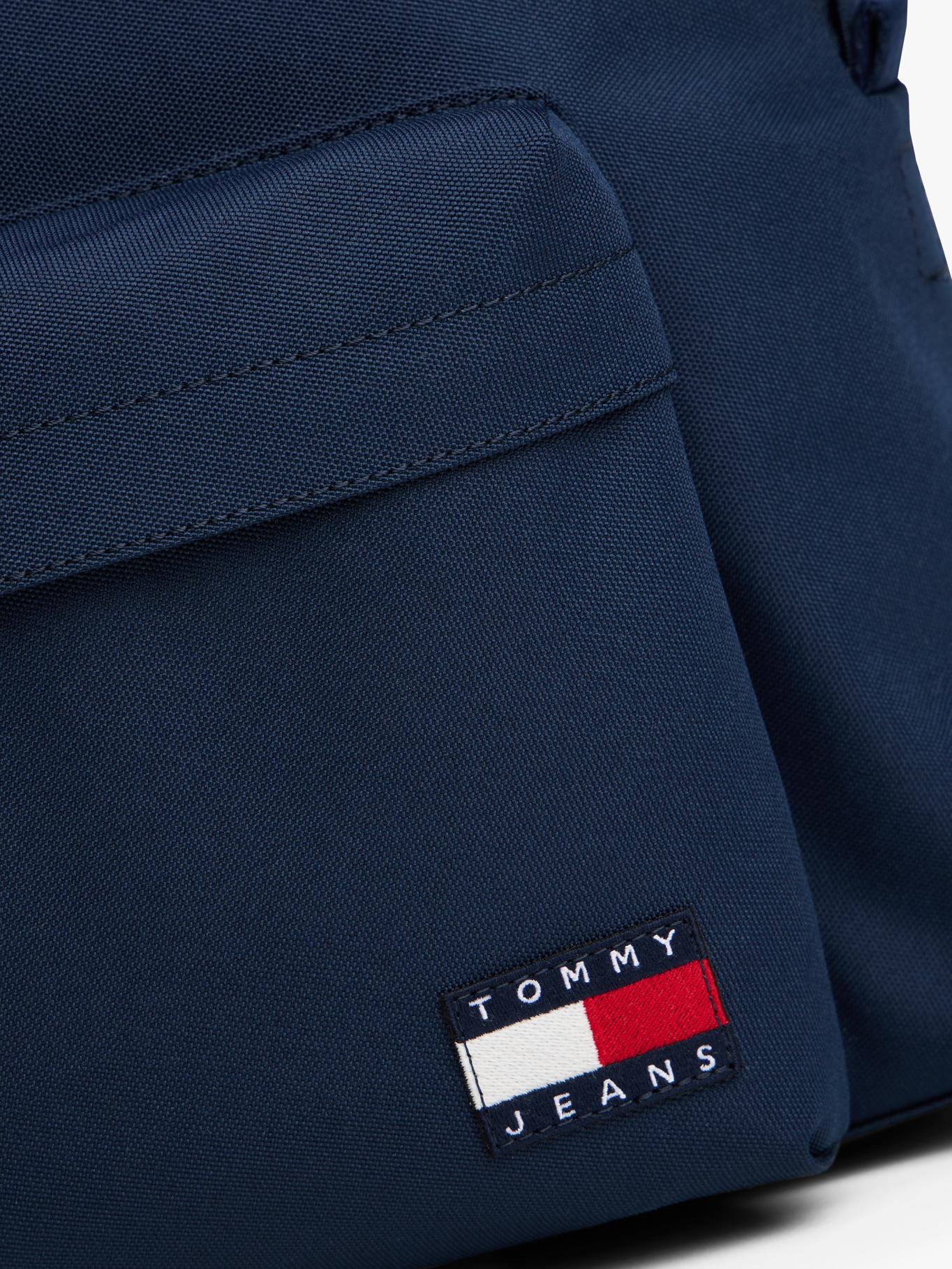 MOCHILA ESSENTIAL CON LOGO - 5