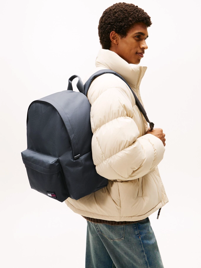 MOCHILA ESSENTIAL CON LOGO - 2