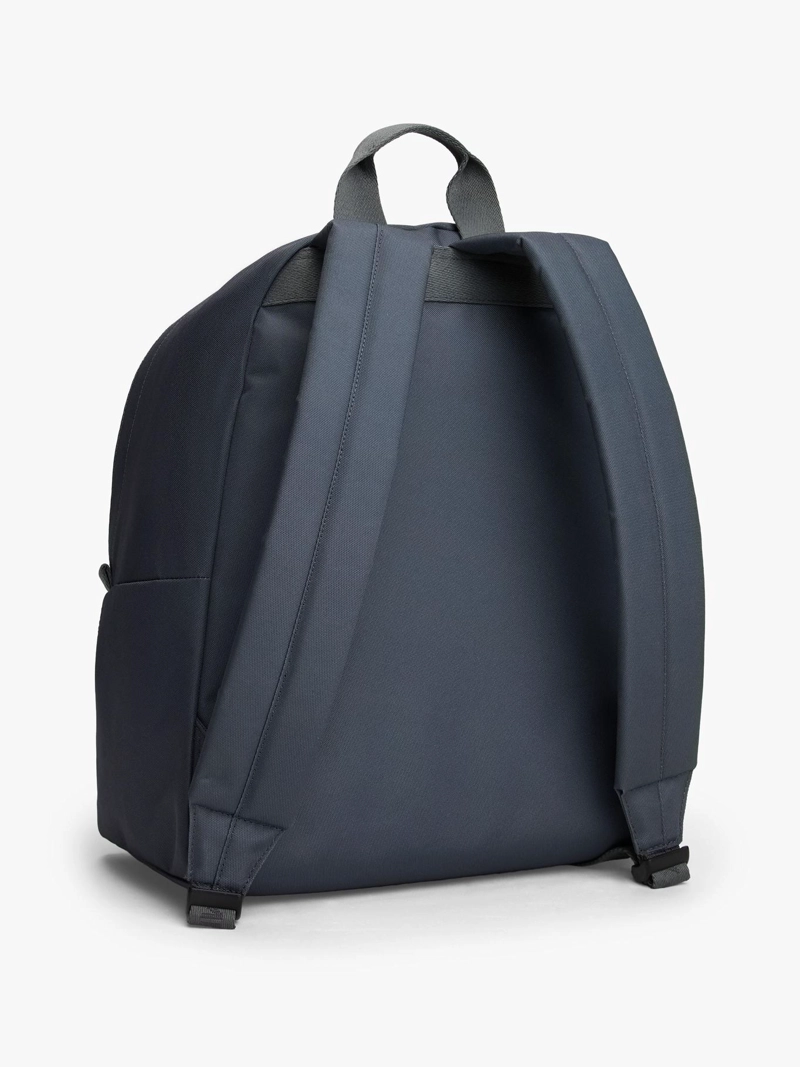 MOCHILA ESSENTIAL CON LOGO - 3