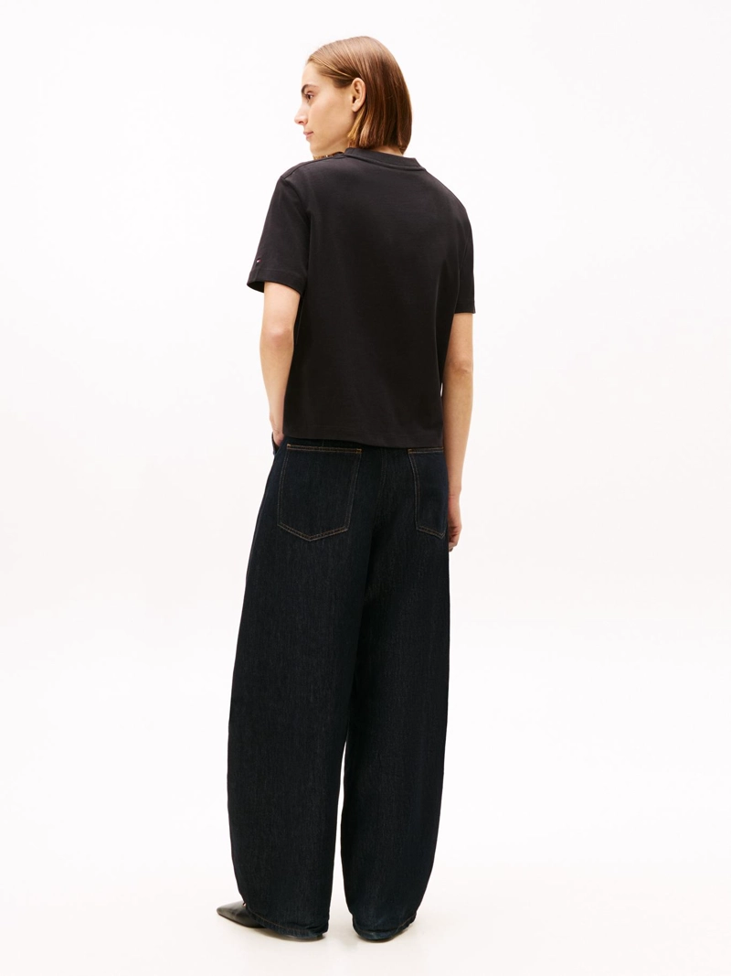 POLERA CON LOGO MODERNO RELAXED FIT - 3