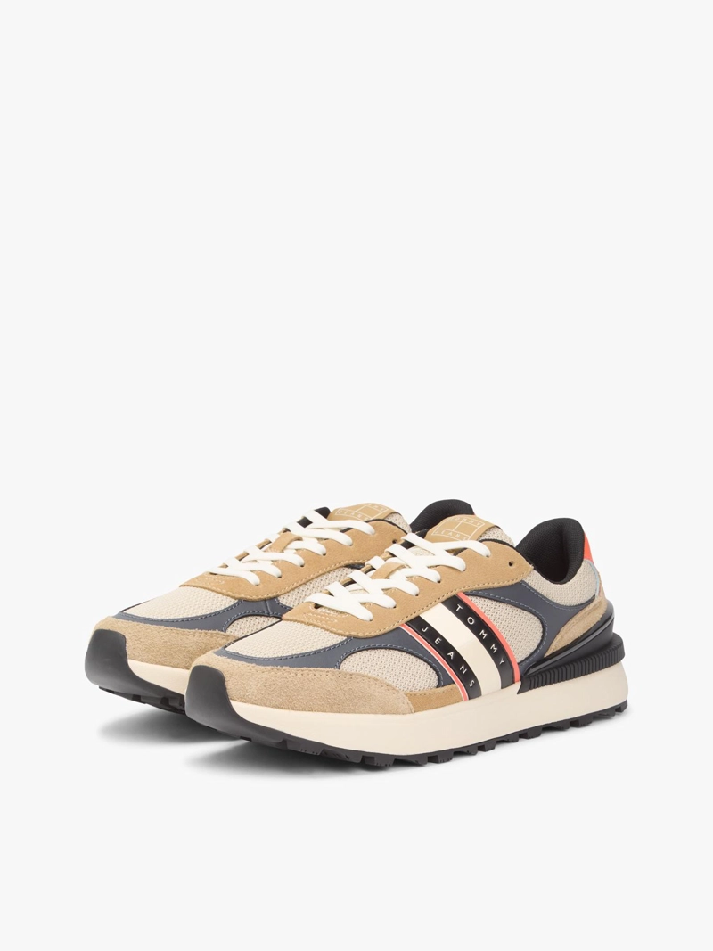 ZAPATILLAS CON SUELA DENTADA - 1