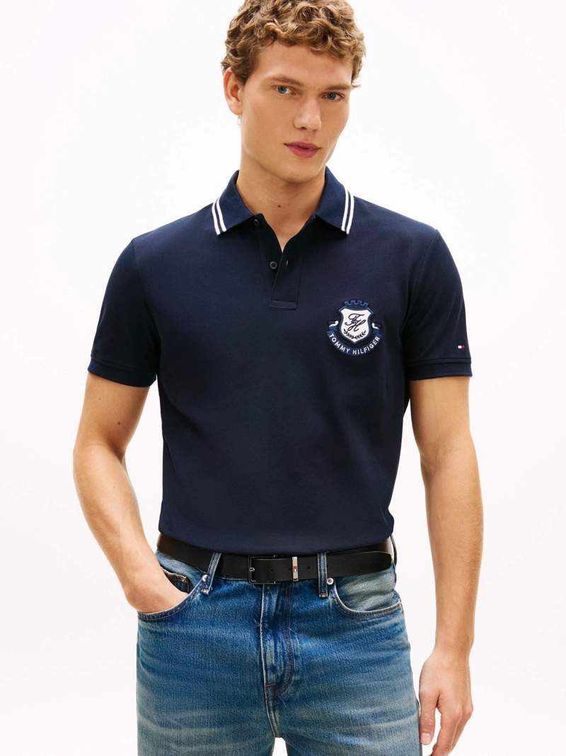 POLO CON LOGO DE ESCUDO REGULAR FIT - 1