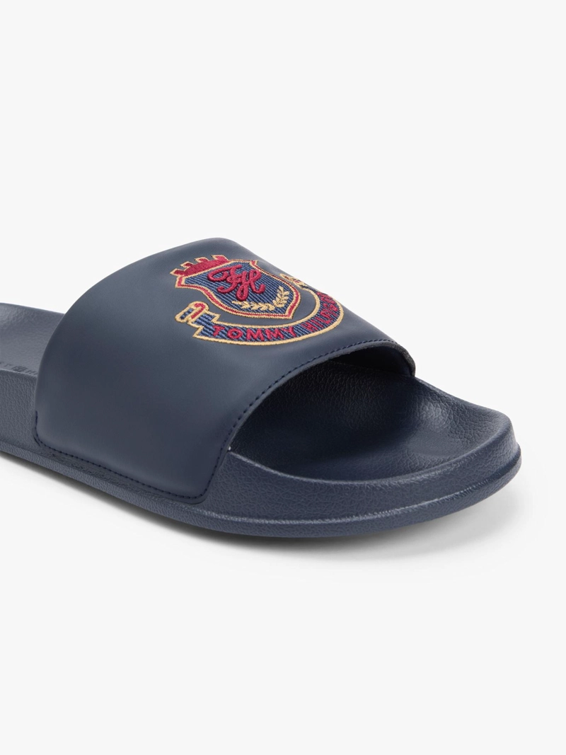 SANDALIAS CON LOGO DE ESCUDO - 2