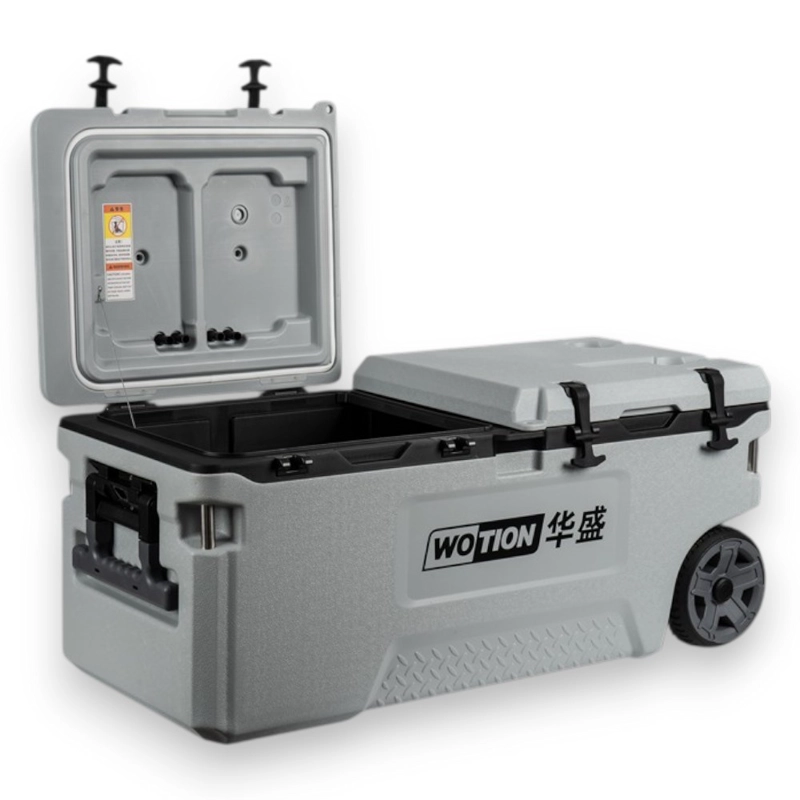 COOLER CONSERVADORA PWRFITNESS 120L CON RUEDAS, ASA RETRACTIL Y DOBLE TAPA GRIS - 1