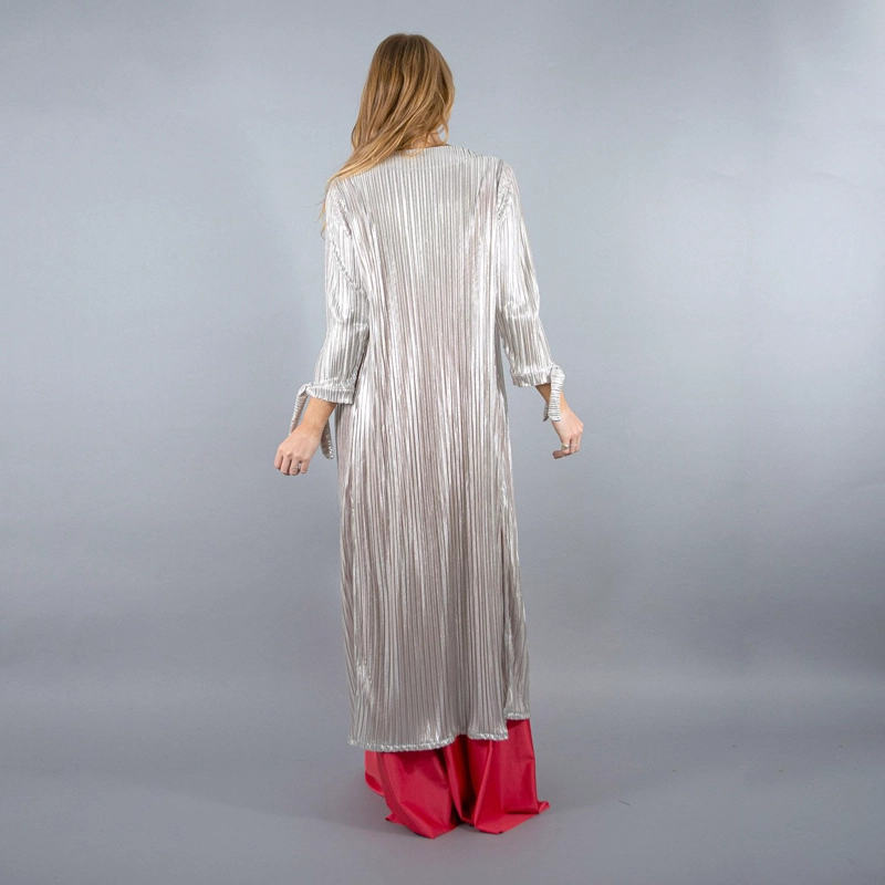 TAPADO KIMONO LARGO RECTO MUJER MARIA PASKARO CHAMPAGNE VERONA PLISADO METALIZADO - 3