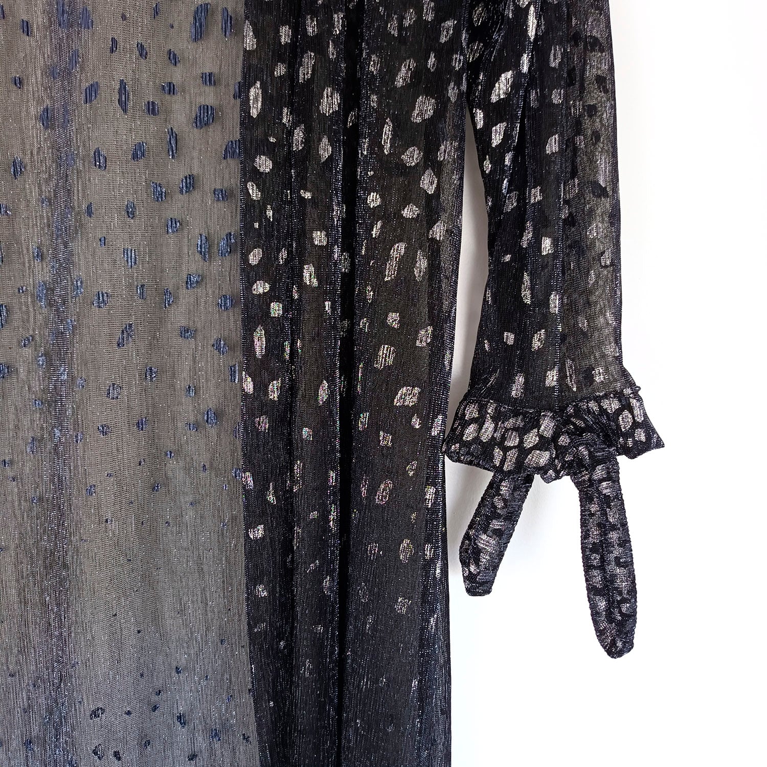TAPADO KIMONO LARGO VERONA NEGRO MANCHAS PLATEADO PLISADO TRANSPARENTE MARIA PASKARO - 5