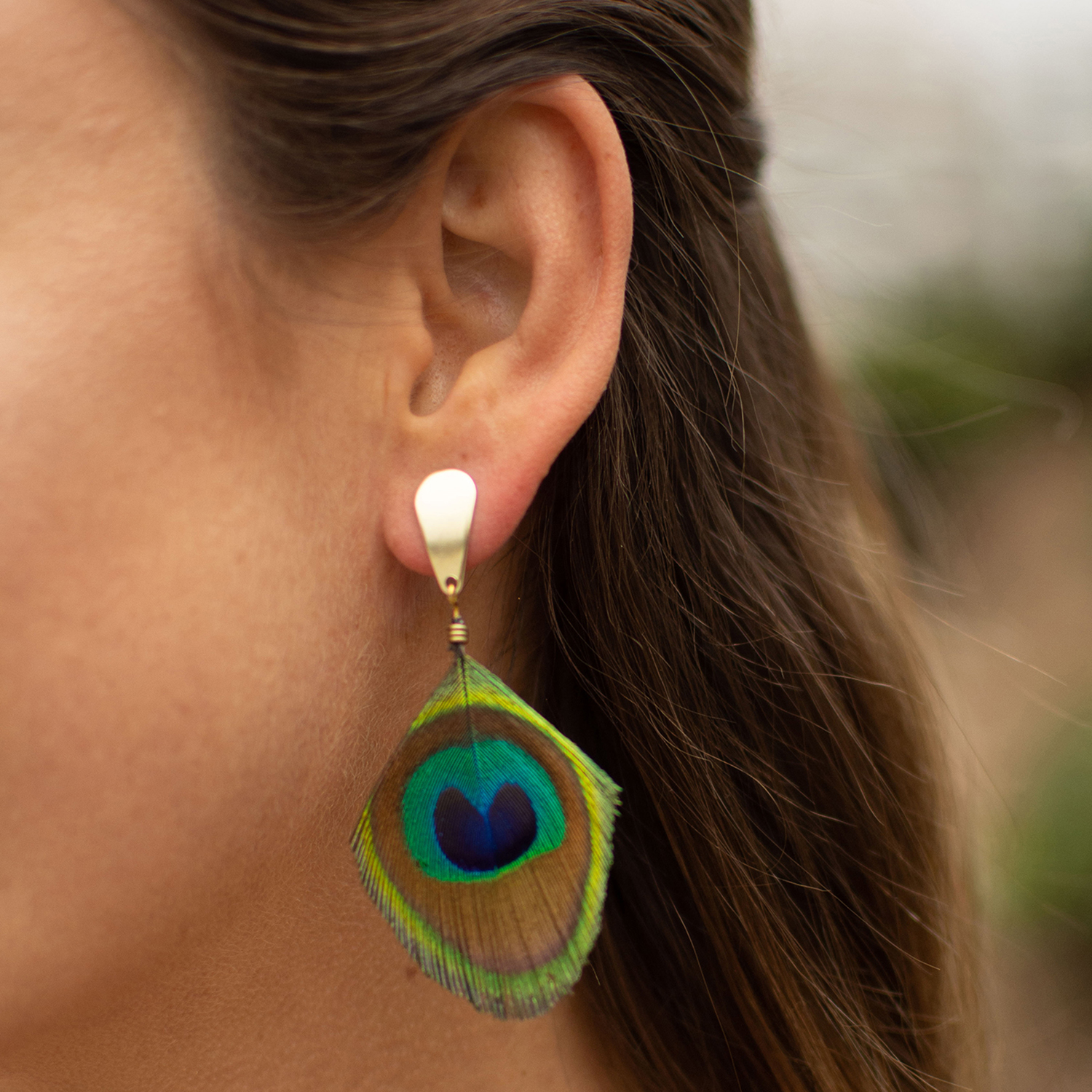 AROS DE PLUMA PAVO REAL VERDE DORADO 02 MARIA PASKARO - 2