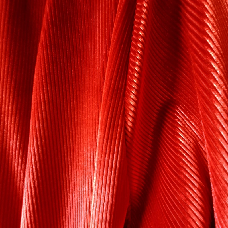 TAPADO KIMONO LARGO VERONA ROJO TERCIOPELO LINEAS MARIA PASKARO - 4