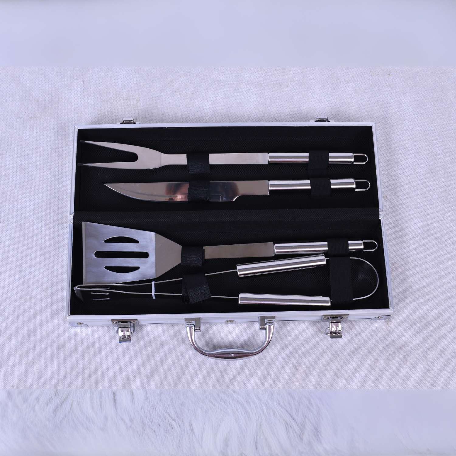 SET 4 ACCESORIOS PARRILLEROS DE ACERO Y MALETIN DE METAL - 4