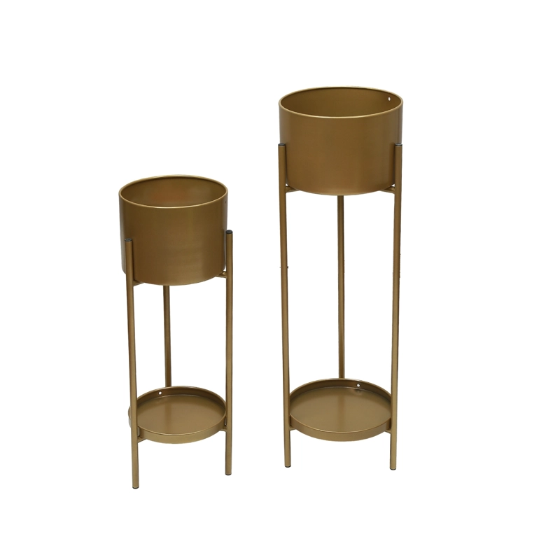 SET 2 MACETEROS CON PEDESTAL METAL DORADO - 1