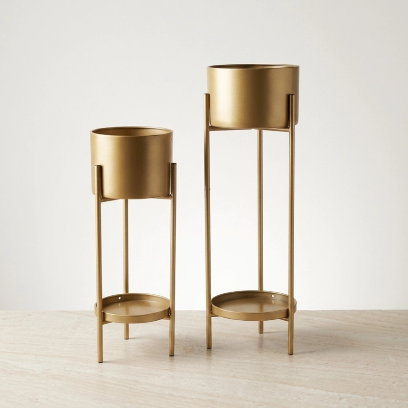 SET 2 MACETEROS CON PEDESTAL METAL DORADO - 3