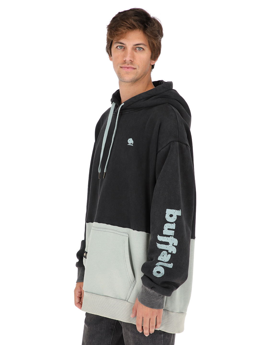 POLERON FUSCA NEGRO HOMBRE - 1