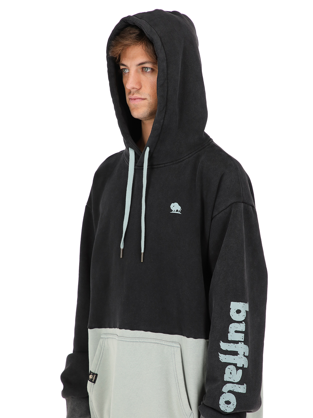 POLERON FUSCA NEGRO HOMBRE - 4