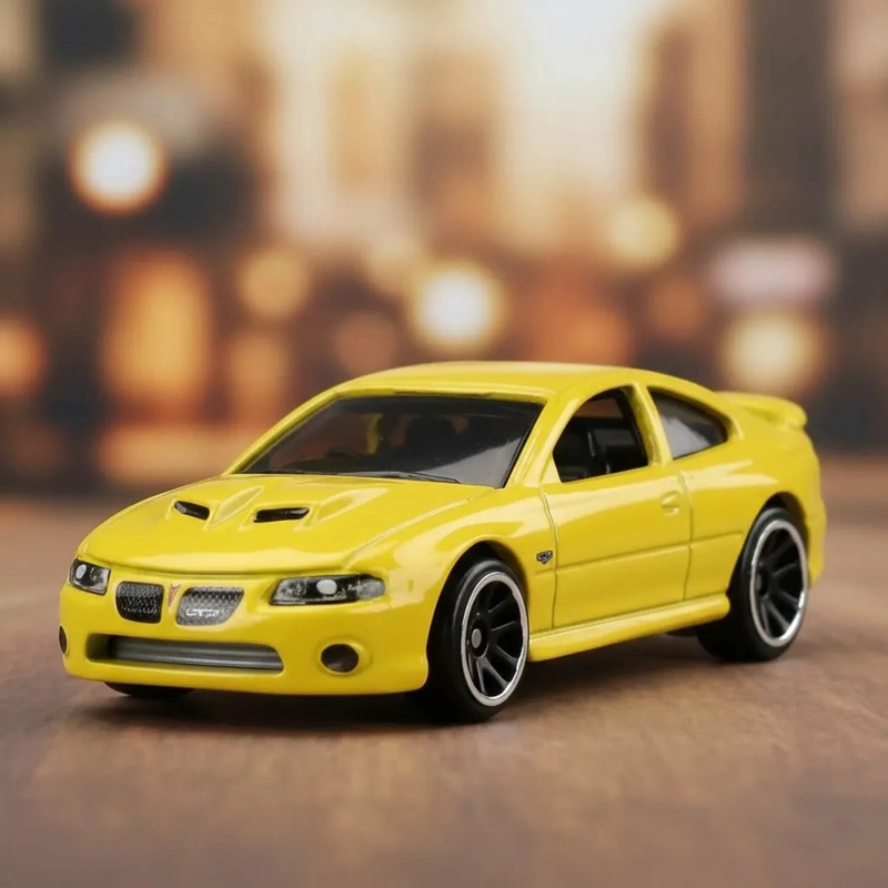 PONTIAC SERIES 2006 PONTIAC GTO HOT WHEELS SILVER 1/64 - 3