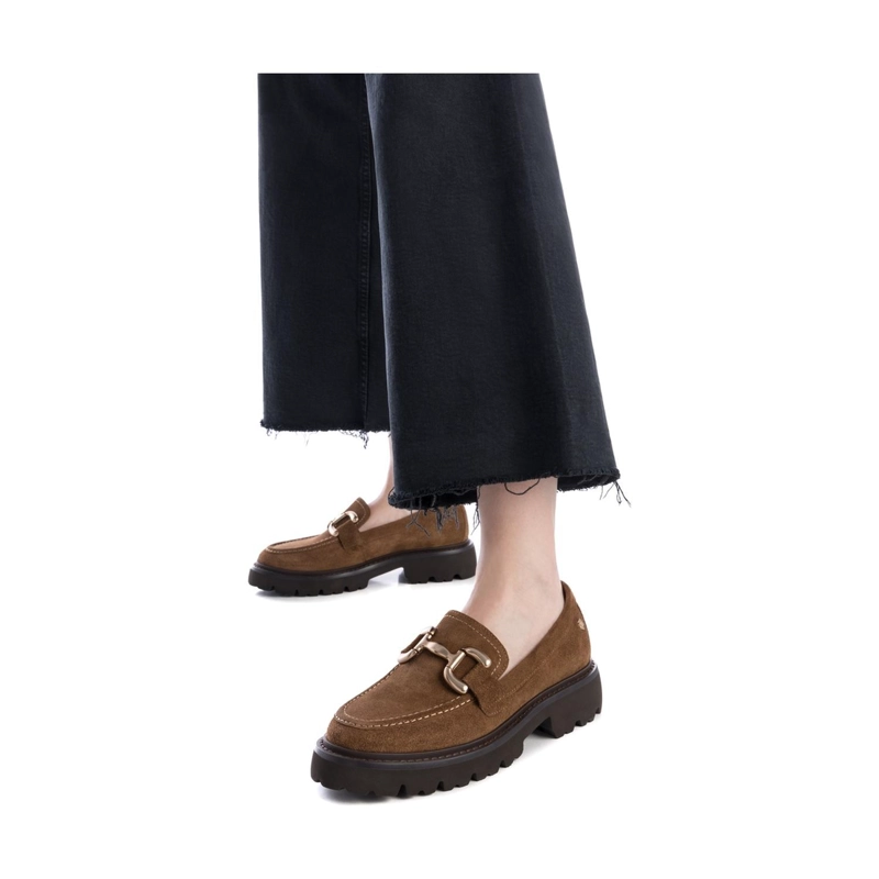 MOCASINES MUJER CUERO CON HEBILLA DORADA BEIGE CARMELA - 3