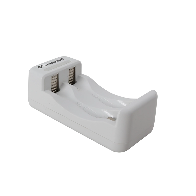 CARGADOR MACROTEL PILAS AA / AAA + 2 PILAS AA 2300 Y 2 PILAS AAA 1000 - 2