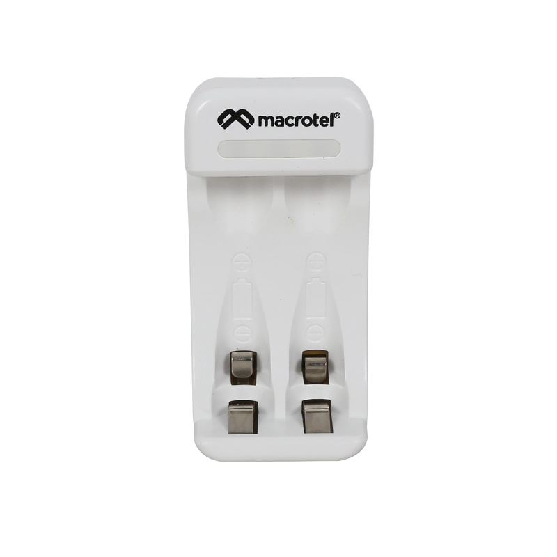 CARGADOR MACROTEL PILAS AA / AAA + 2 PILAS AA 2300 Y 2 PILAS AAA 1000 - 3
