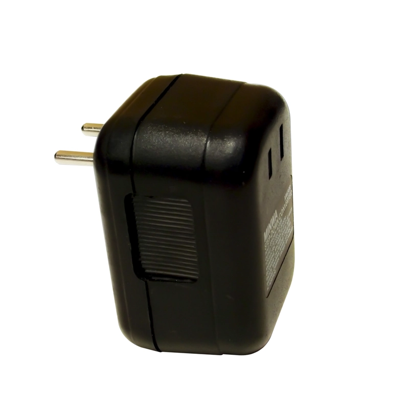 TRANSFORMADOR DE VOLTAJE MACROTEL 220 V A 110 V 30 W - 1