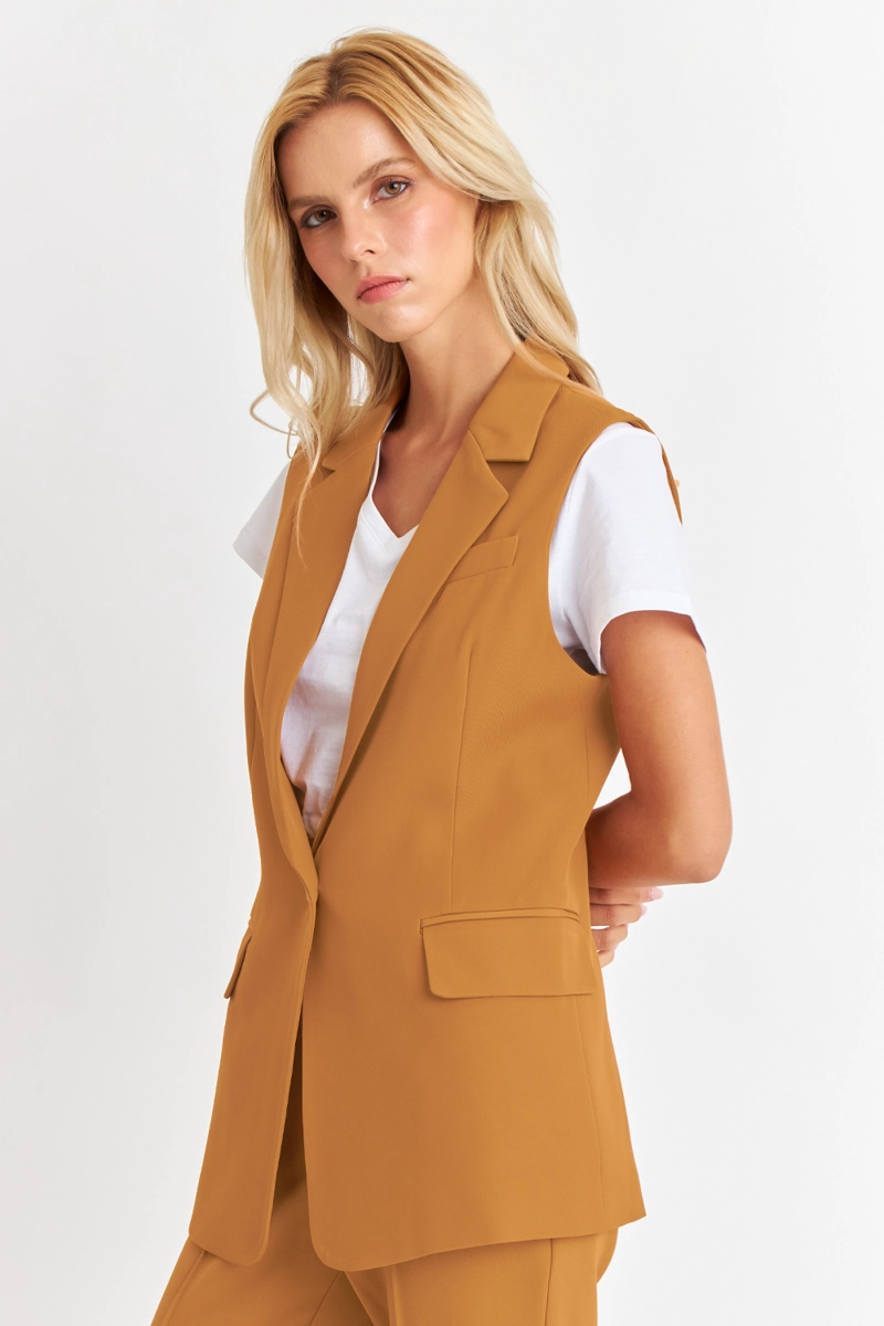 BLAZER SIN MANGAS BOTON LUCUMA NICOPOLY - 4
