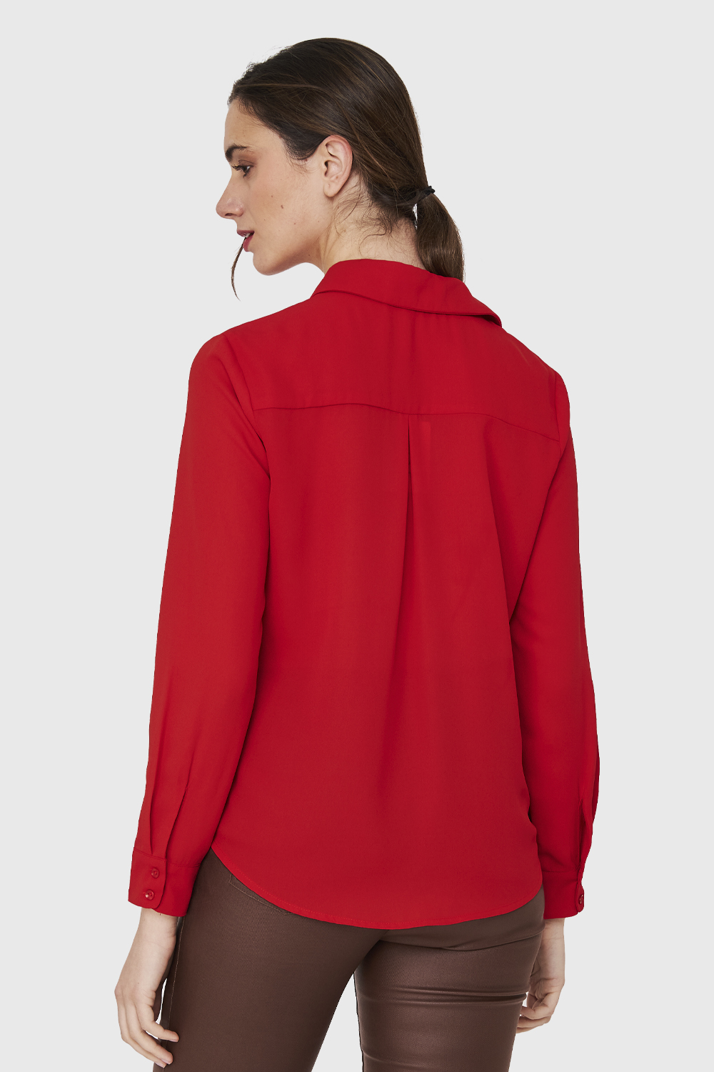 BLUSA BÁSICA BOTONERA INVISIBLE ROJO NICOPOLY - 4