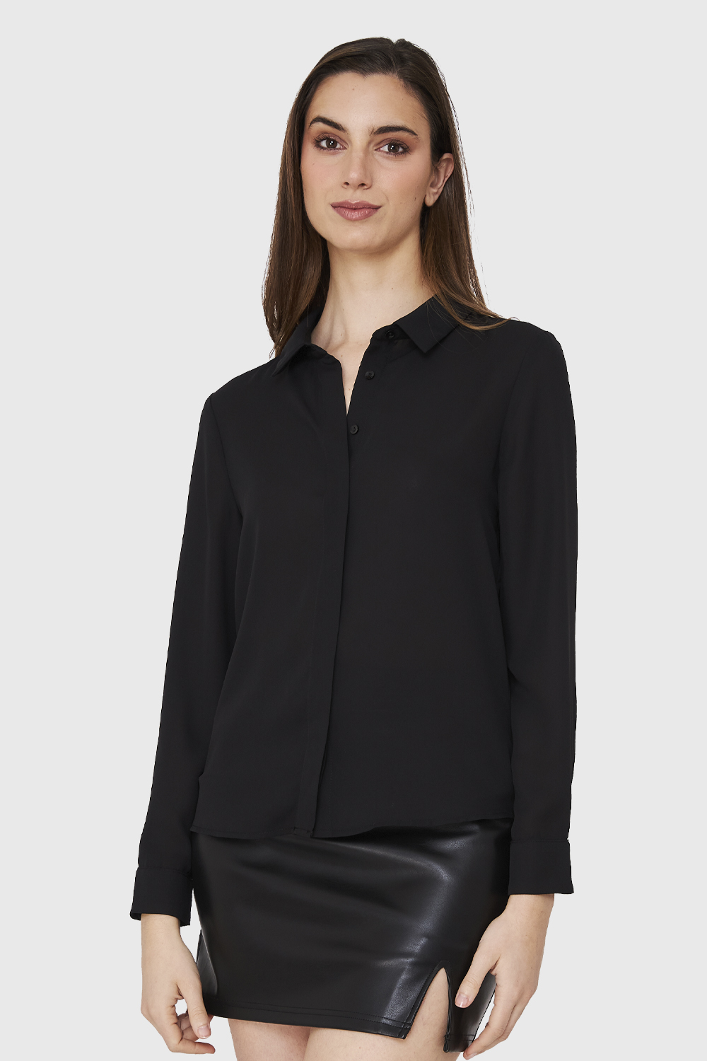 BLUSA BASICA BOTONERA INVISIBLE NEGRO NICOPOLY - 5