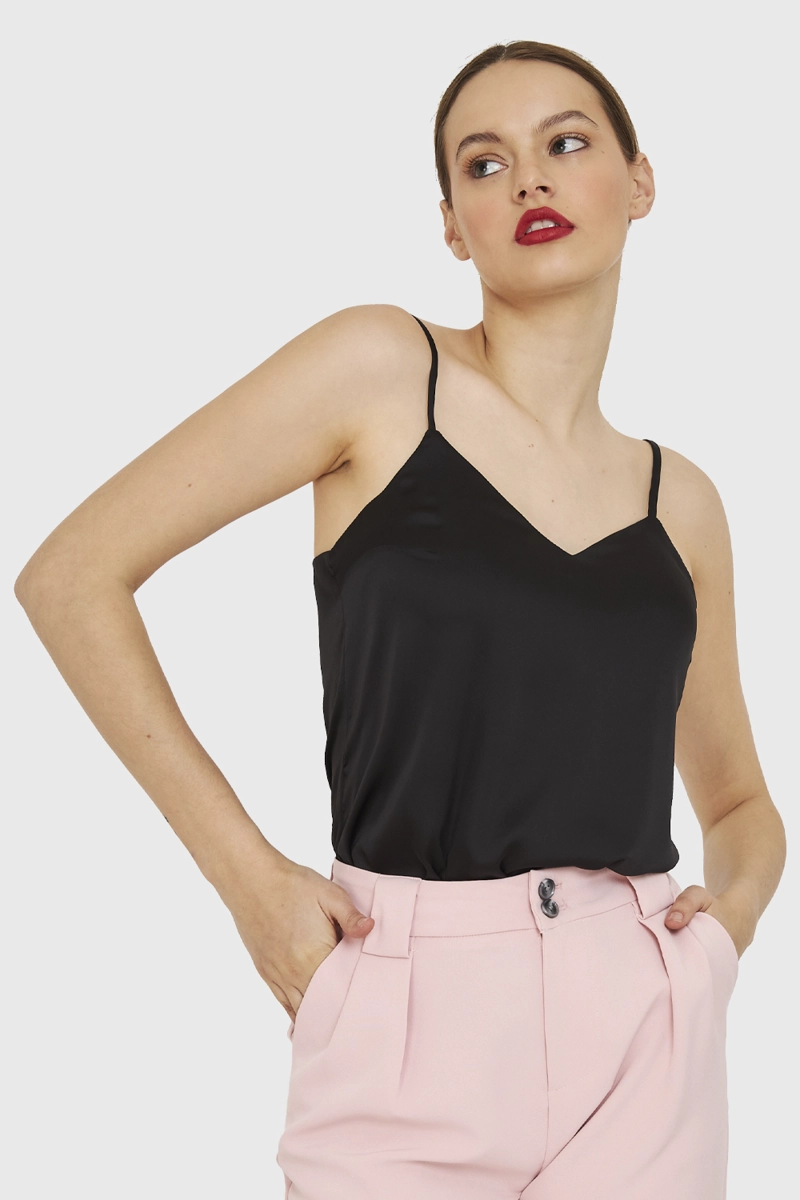 TOP BASICO TIPO SATIN NEGRO NICOPOLY - 1
