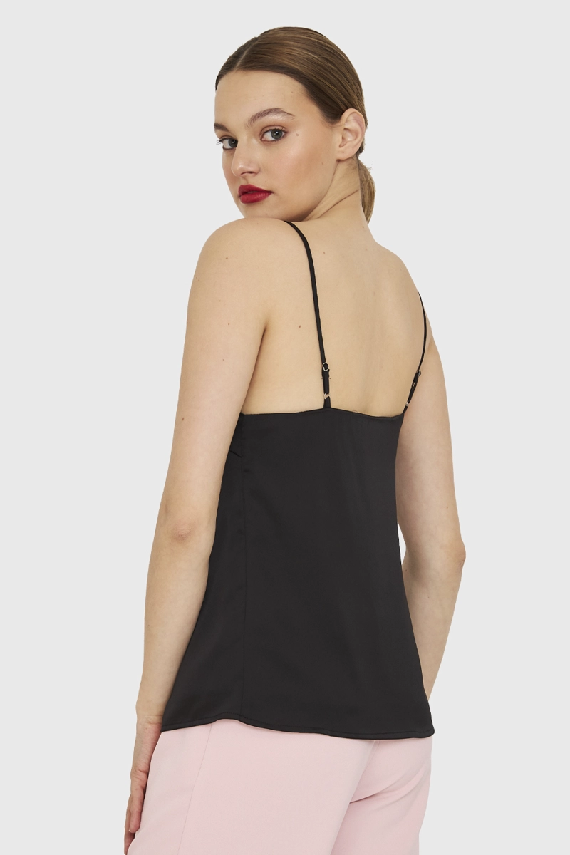 TOP BASICO TIPO SATIN NEGRO NICOPOLY - 4