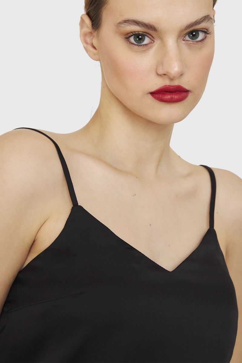 TOP BASICO TIPO SATIN NEGRO NICOPOLY - 6