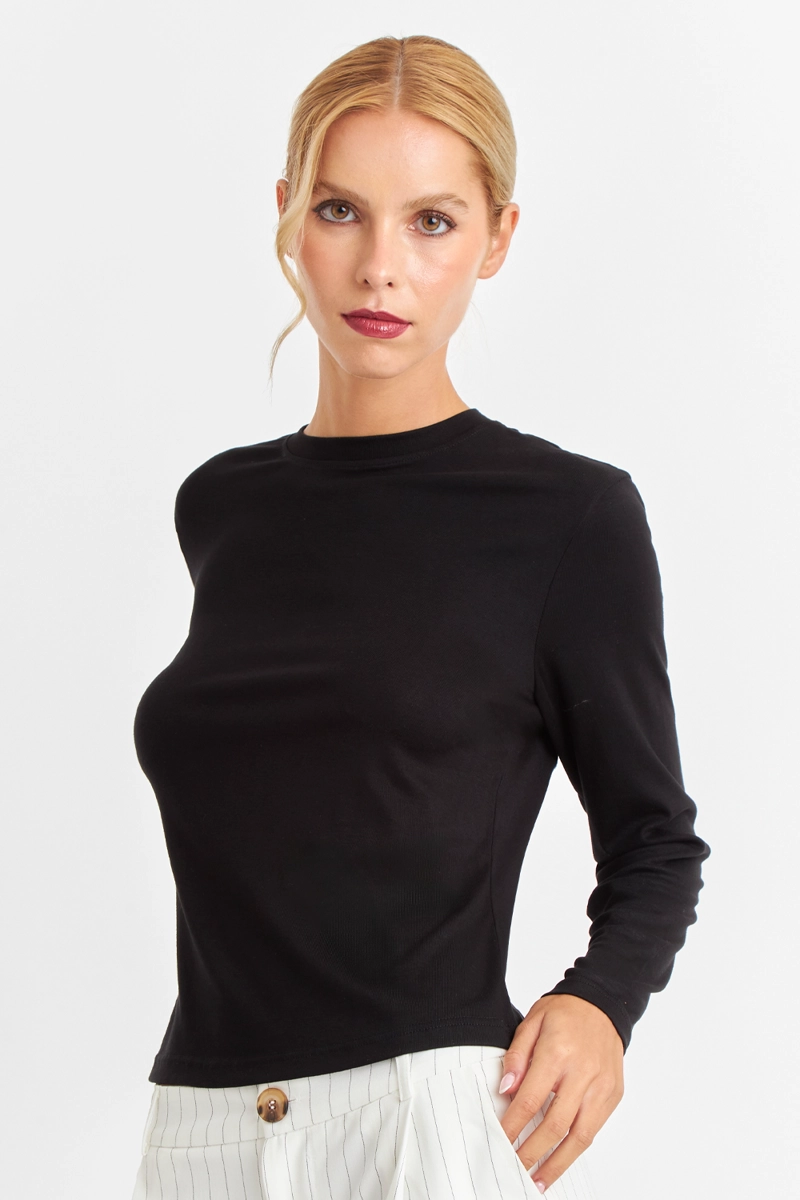 POLERA CUELLO REDONDO NEGRO NICOPOLY - 1