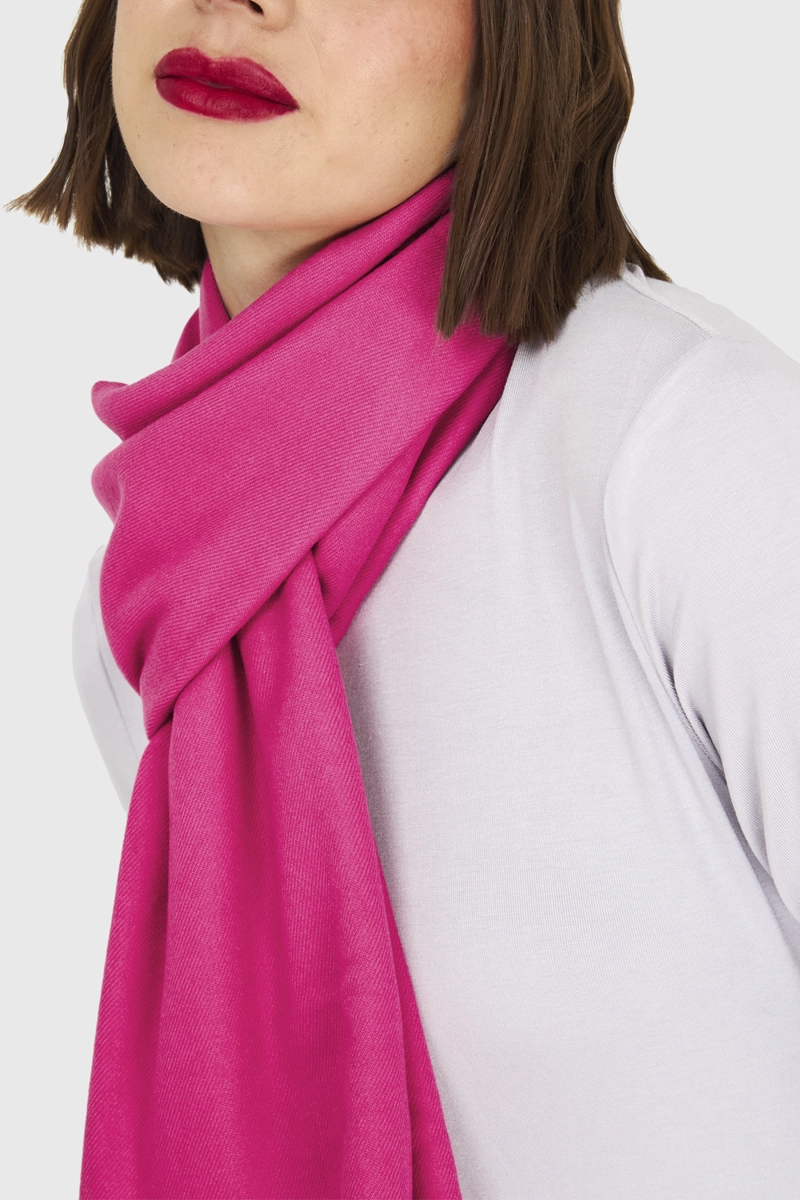 BUFANDA SUAVE FUCSIA NICOPOLY - 4