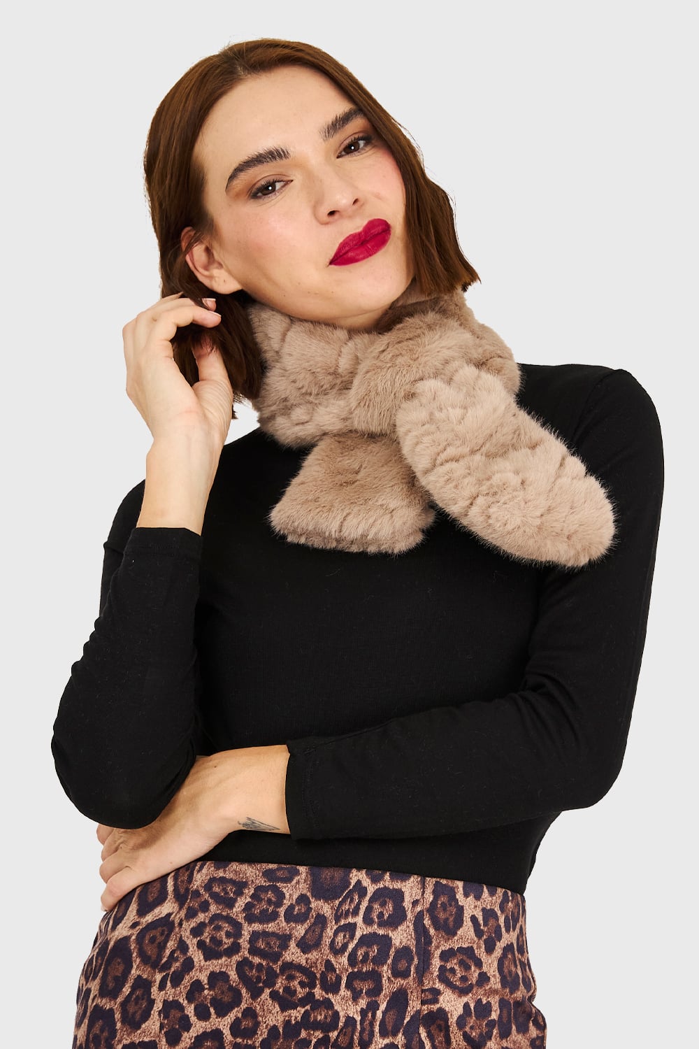 CUELLO TIPO PIEL KHAKI NICOPOLY - 1