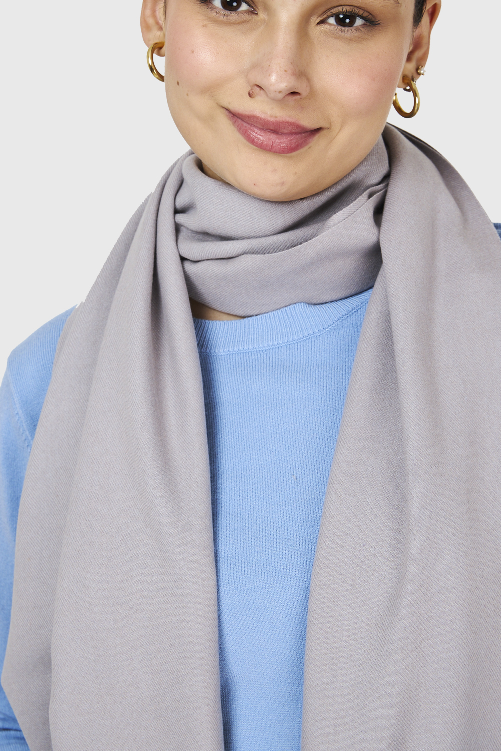BUFANDA SUAVE GRIS NICOPOLY - 4