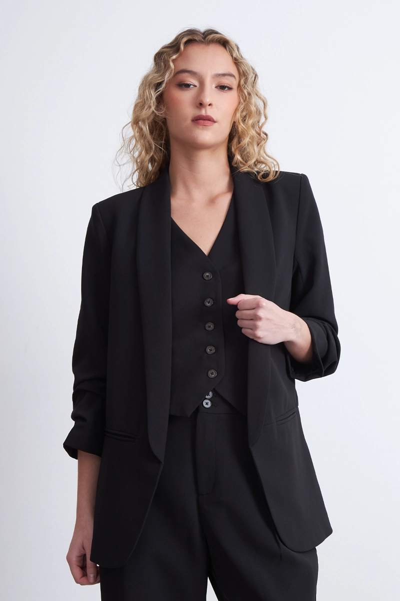 BLAZER MANGA 3/4 AJUSTADO CON SOLAPAS NEGRO NICOPOLY - 1
