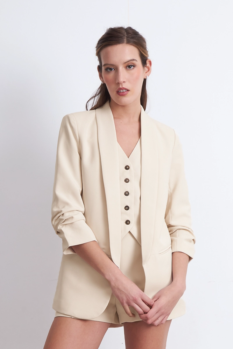 BLAZER MANGA 3/4 AJUSTADO CON SOLAPAS BEIGE NICOPOLY - 1