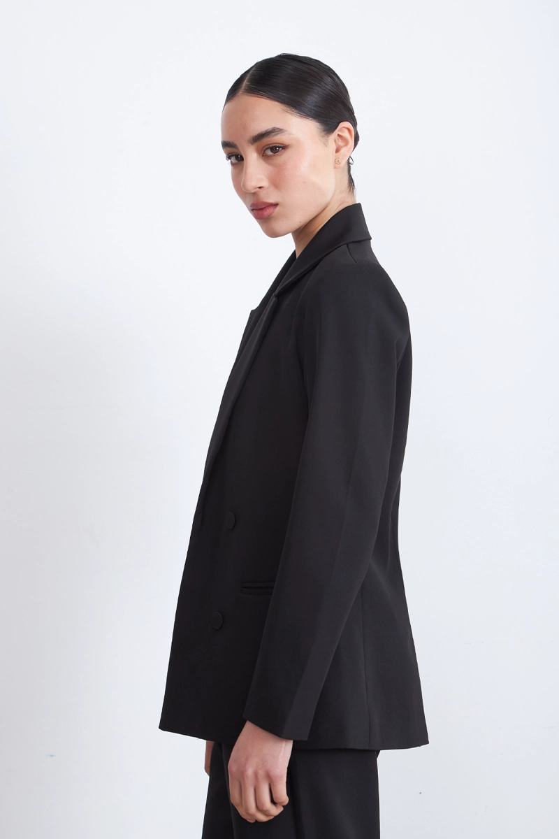 BLAZER BASICO DE TOPE NEGRO NICOPOLY - 3