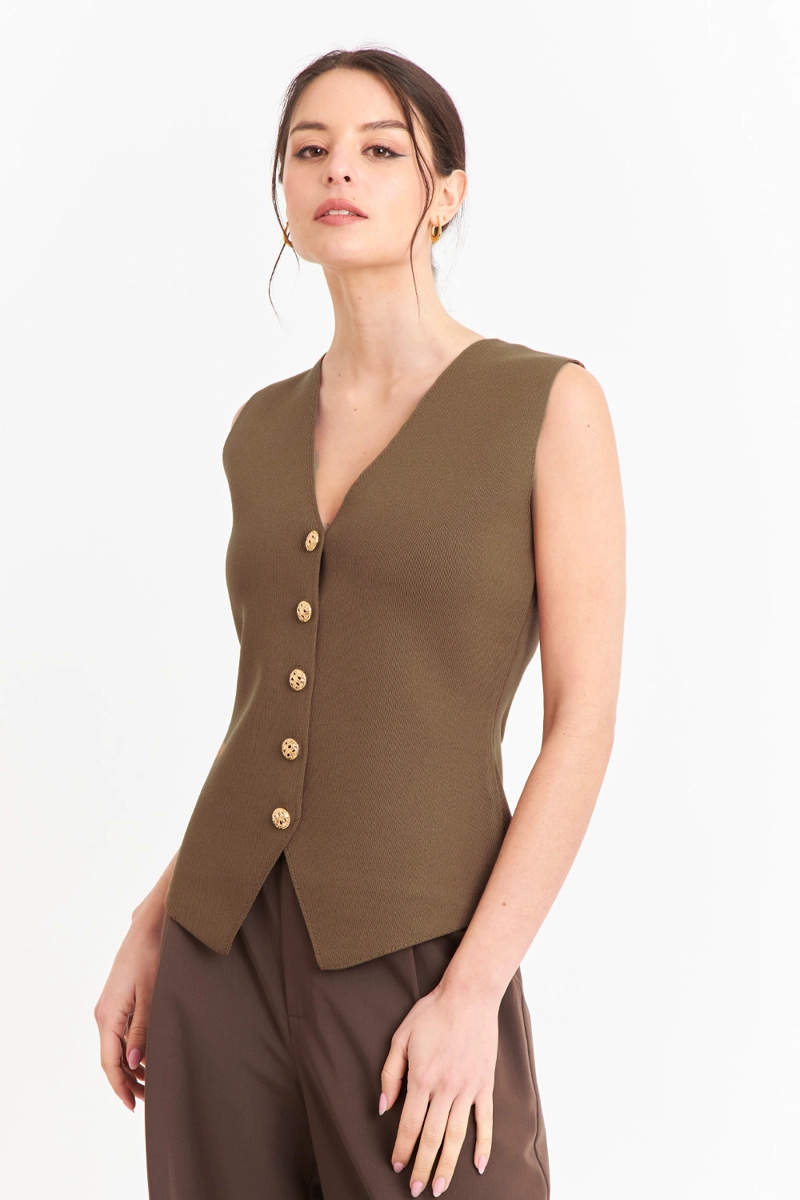 GILET LARGO CON BOTONES CAFE - 1
