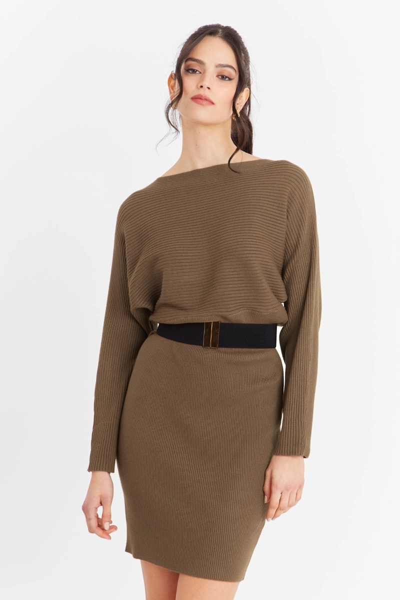 VESTIDO ACANALADO CAFE  CON CINTURON NICOPOLY - 4