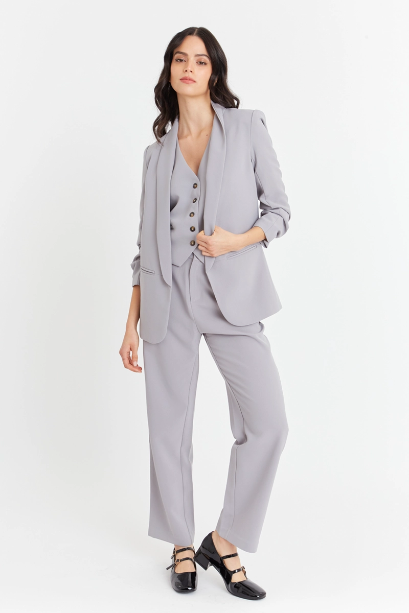 BLAZER MANGA 3/4 AJUSTADA CON PLIEGUES GRIS - 2