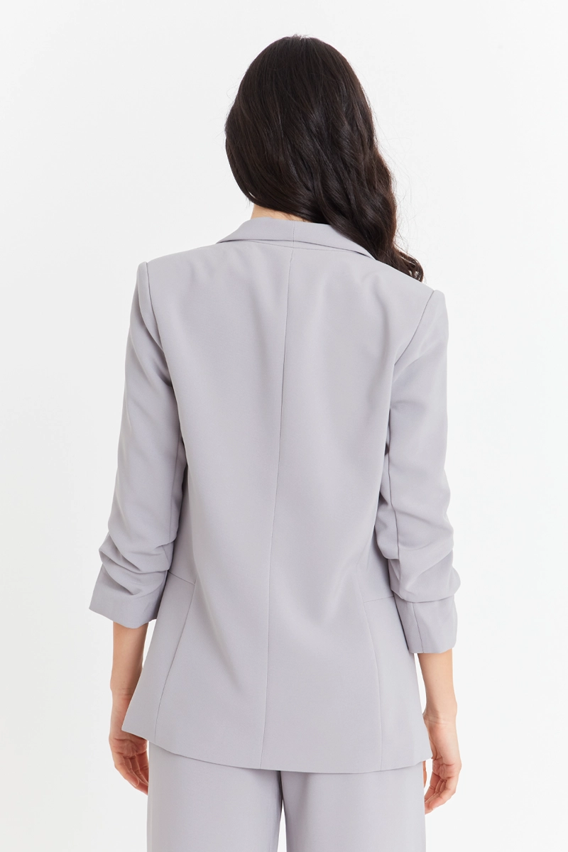 BLAZER MANGA 3/4 AJUSTADA CON PLIEGUES GRIS - 4