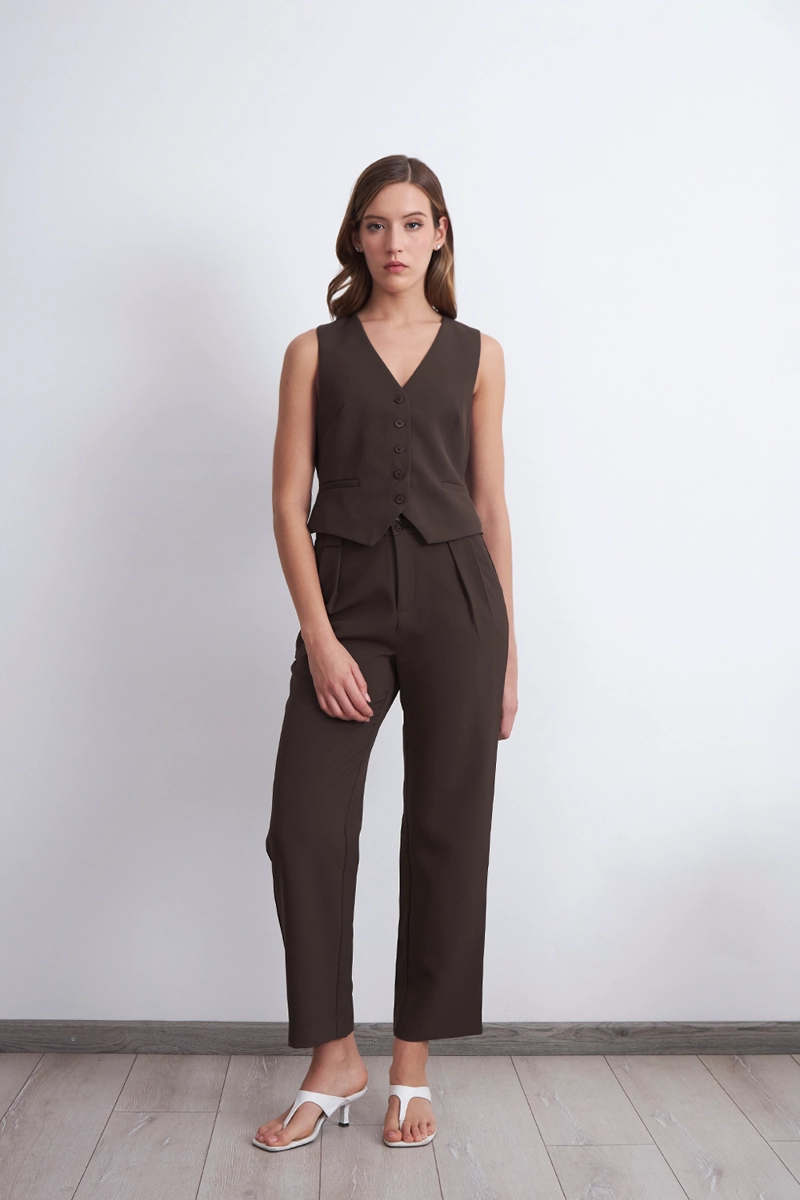PANTALON RECTO CON PINZA MOCCA NICOPOLY - 2