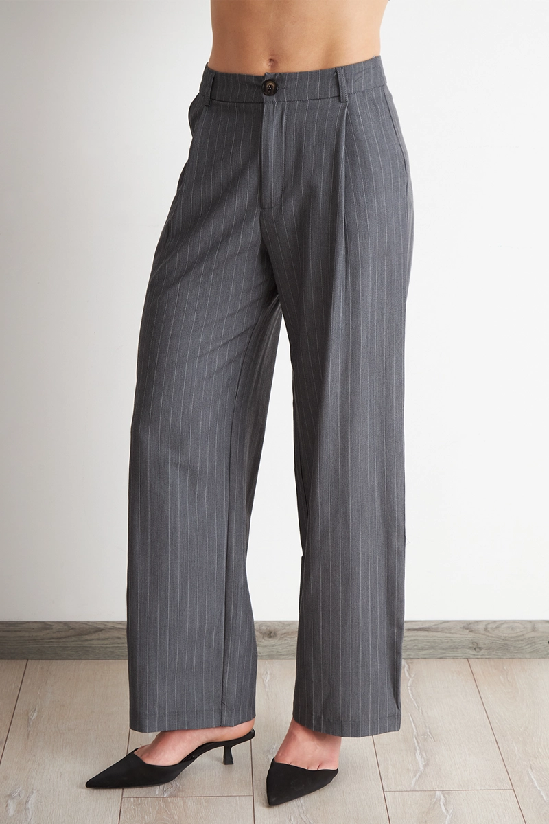 PANTALON DE PIERNA RECTA RAYA DIPLOMATICA GRIS MUJER NICOPOLY - 3
