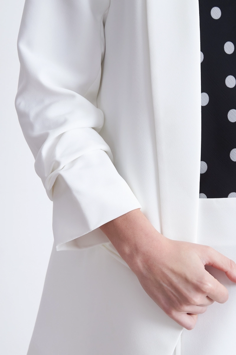 BLAZER MANGA 3/4 AJUSTADO CON SOLAPAS BLANCO NICOPOLY - 6
