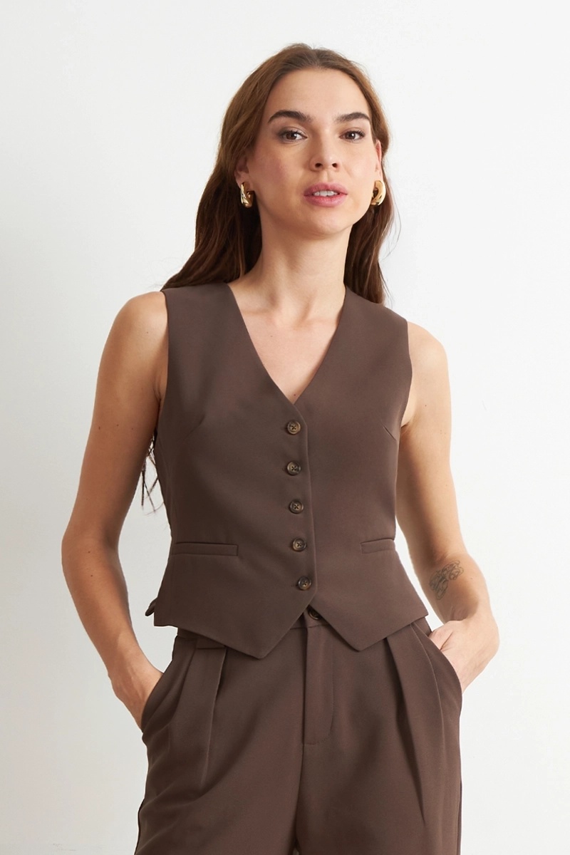GILET BASICO AJUSTABLE MOCCA NICOPOLY - 1