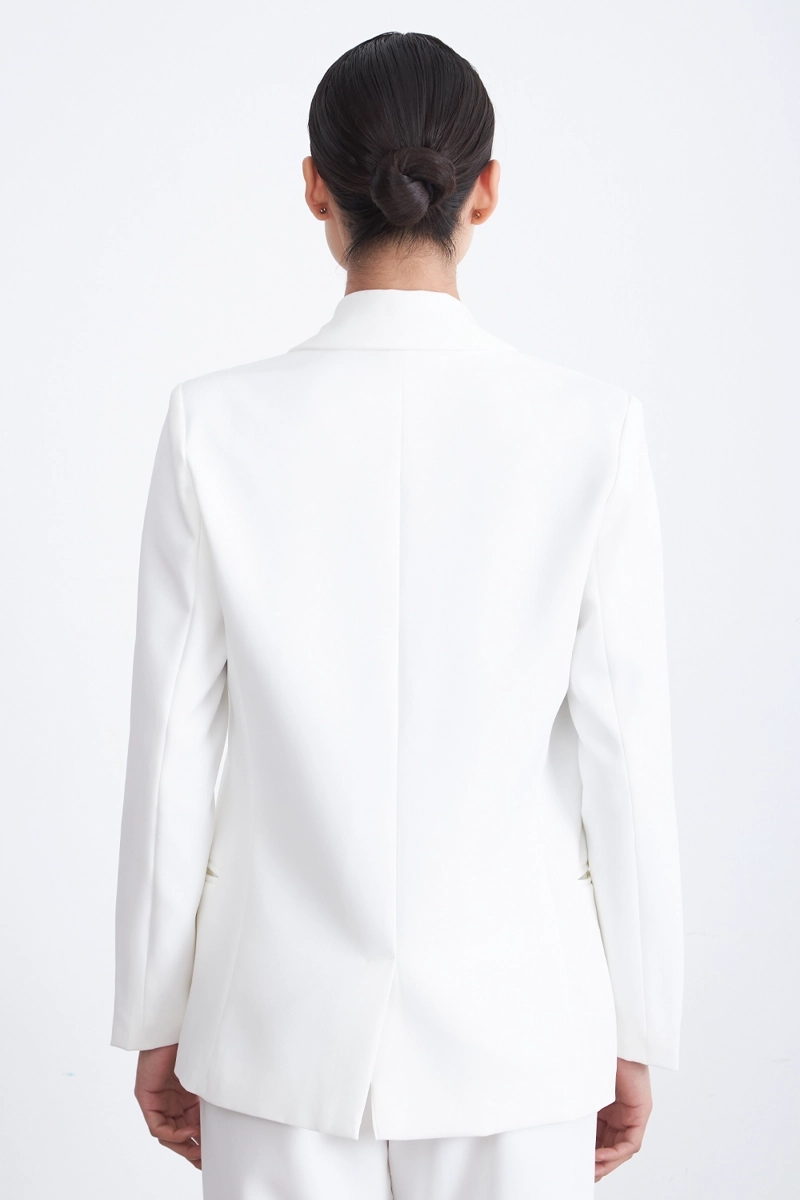 BLAZER BASICO DE TOPE BLANCO NICOPOLY - 4